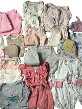 Huge Mixed Baby Girl Clothes 27 pc Bundle Lot Newborn & 0-3 months